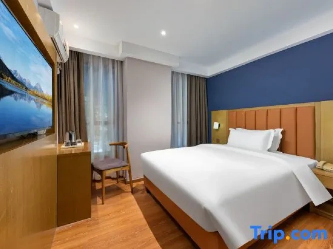 Standard Double room with city view