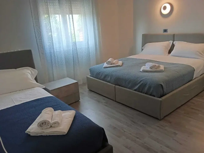 Standard Triple room