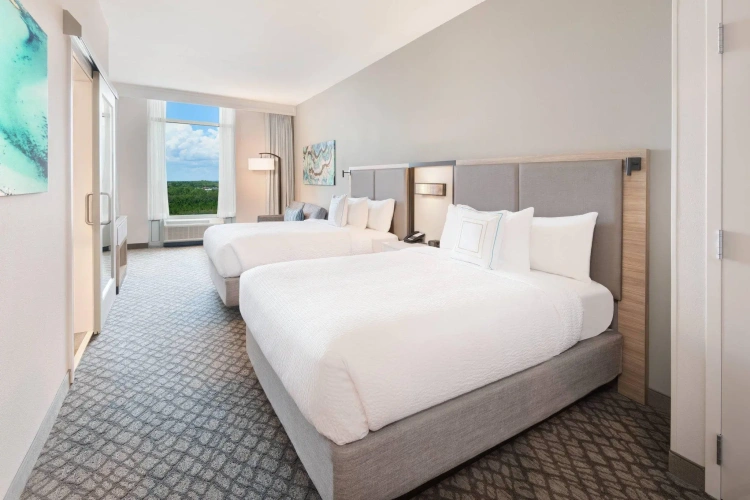 Quadruple Suite with balcony and with bay view