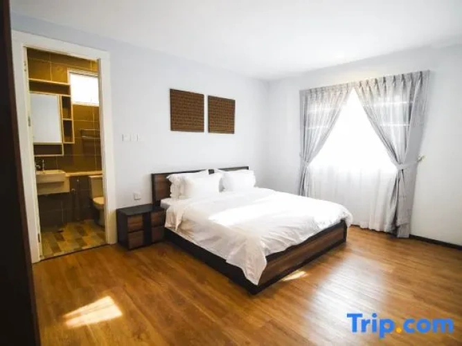 3 Bedrooms Apartment