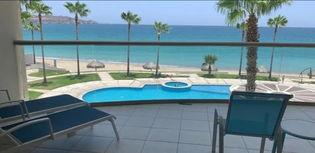 3 Bedrooms  Playa Blanca #1 Condo by RedAwning