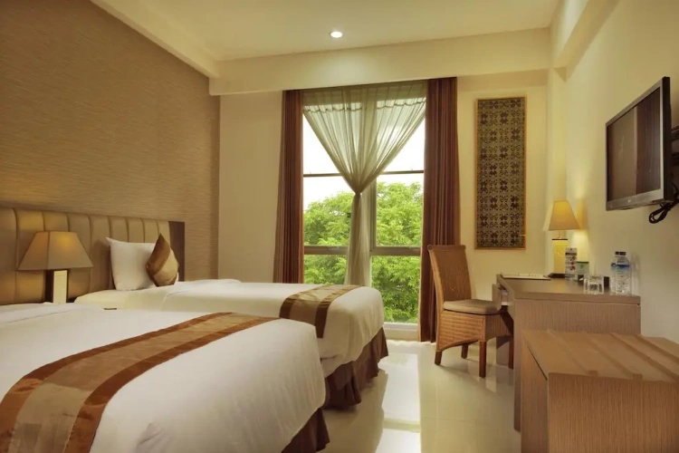 Superior room with city view