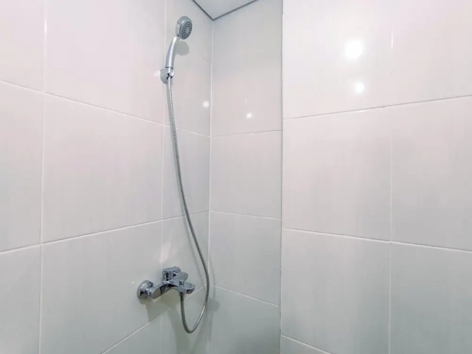 Elegant And Comfy Studio Barsa City Apartment