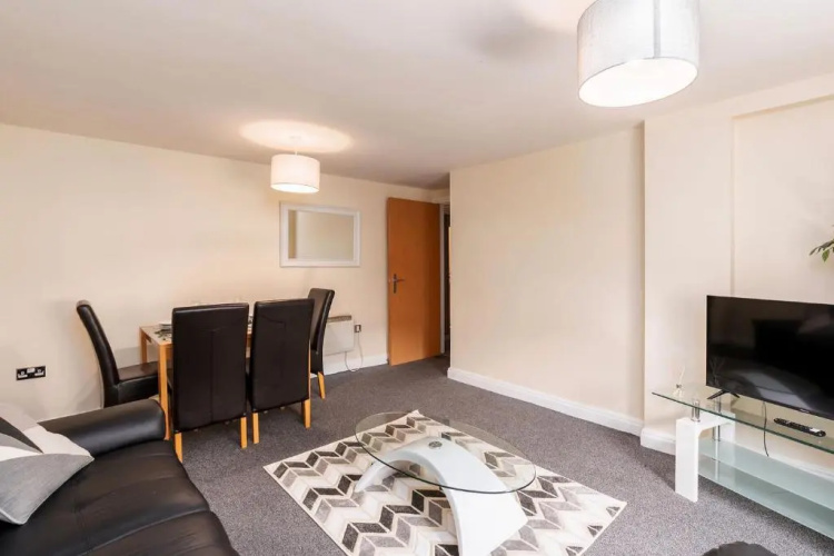 Cosy Apartment & Central Location & Contractors & DSA