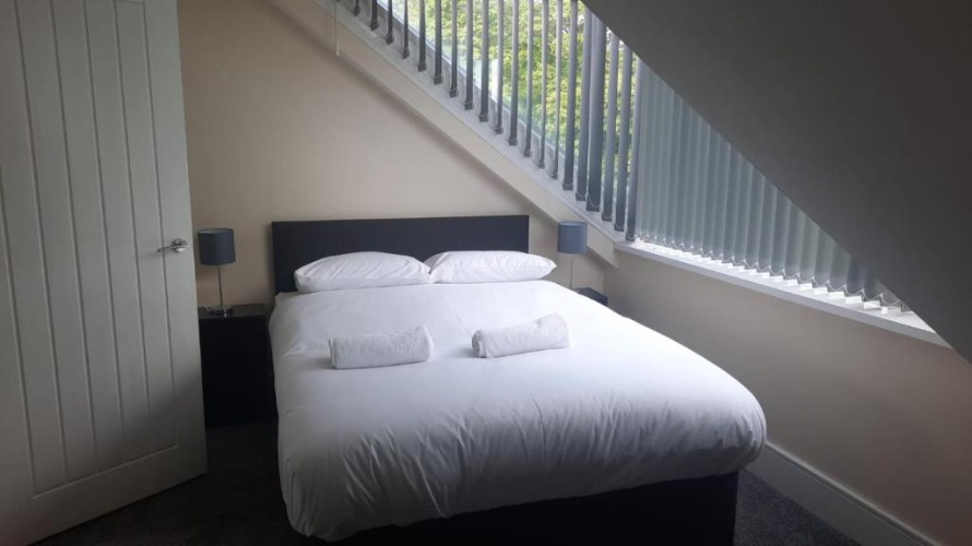 Sextuple Apartment