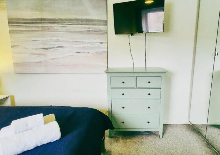 Comfy 3BR Flat on Quiet Street