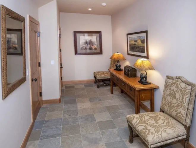 40 Goshawk 5 Bedroom Home by RedAwning
