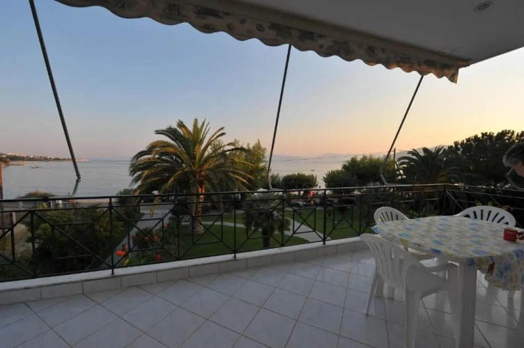 Apartment with sea view