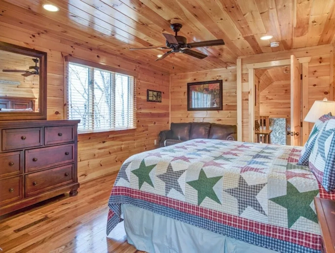 6 Bedrooms Studio