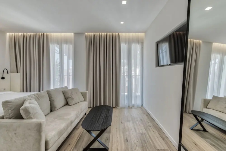 Bitzaro Boutique Hotel