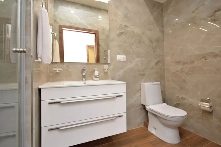 Apartment by Luxe Group VA277