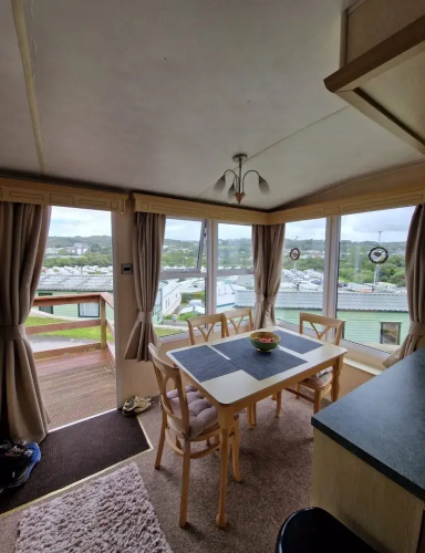2 Bed Caravan - Sleeps 6 - Pets - Pool - Parking