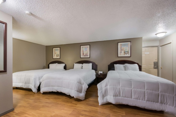 Standard Sextuple room