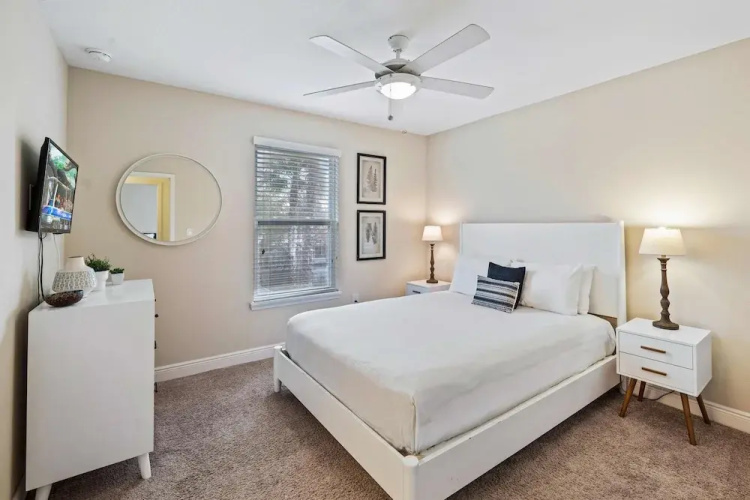 4131 Oaktree Drive