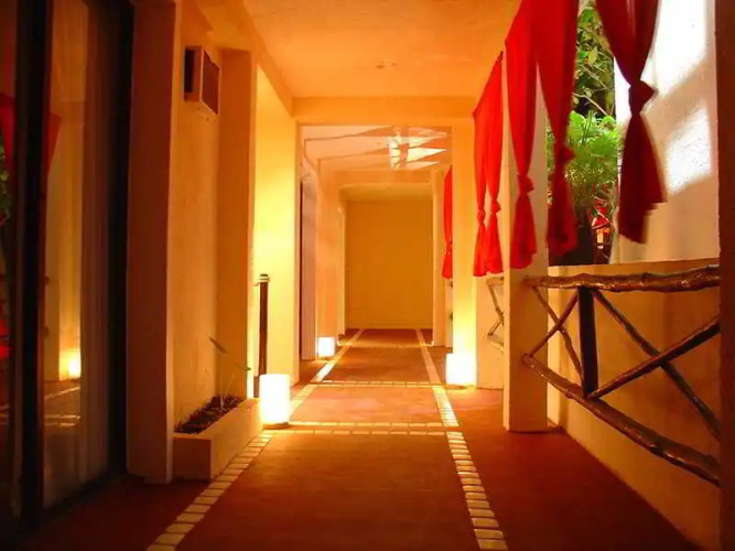 Om Hotel & Lounge-Bar