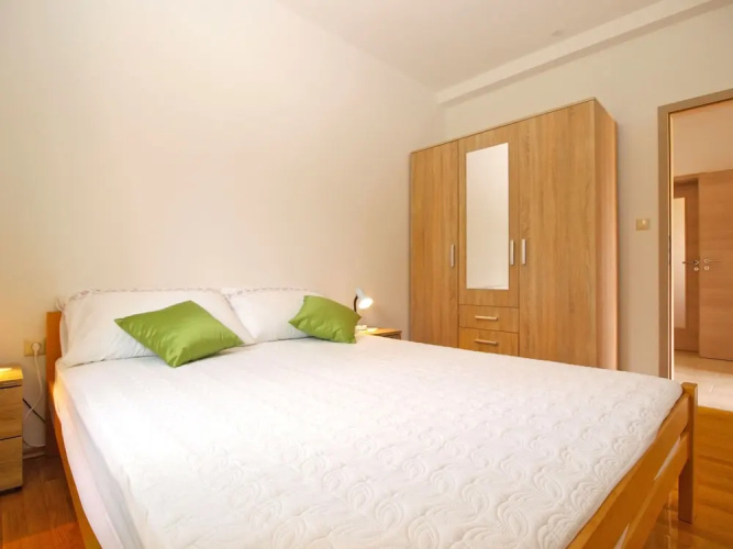 Apartment 1573