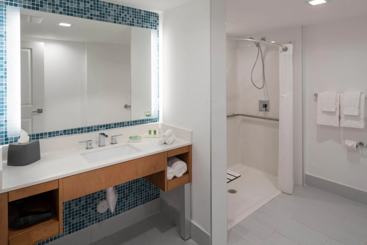 DoubleTree by Hilton Miami North I-95 photo 10