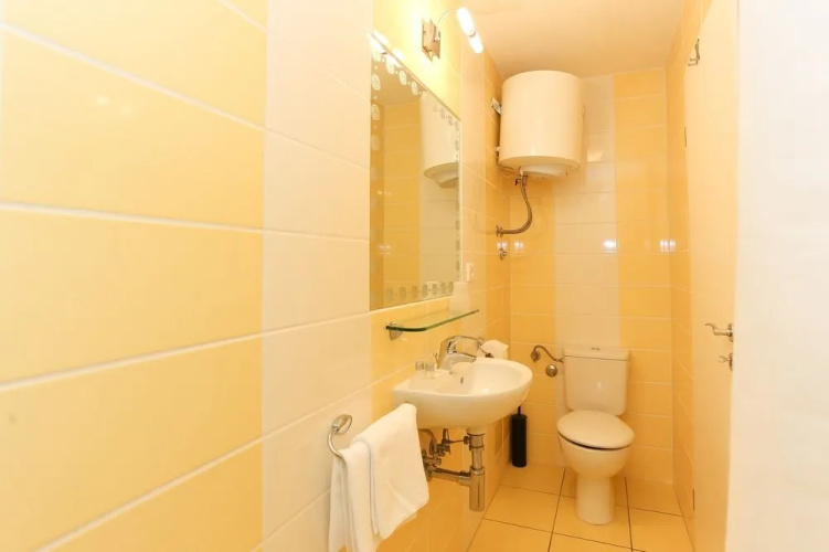 Apartments & Rooms Buble