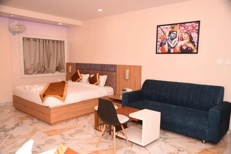 Hotel Ekta International