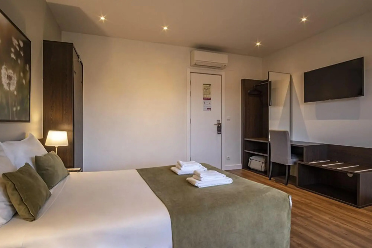 Riversuites