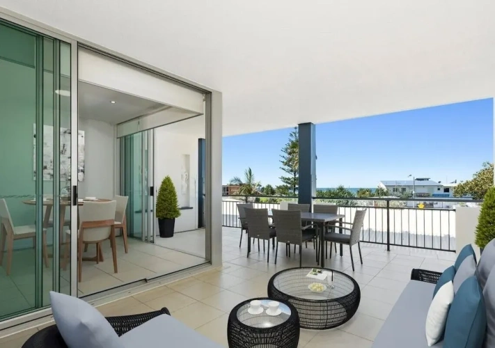 3 Bedrooms Apartment