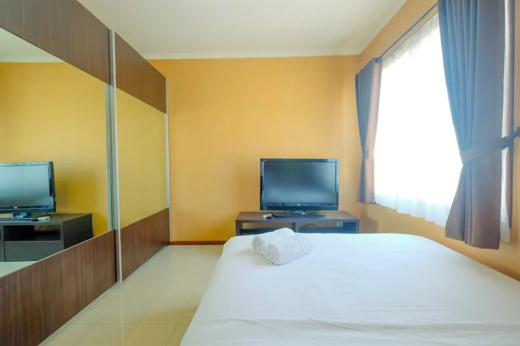 Best Location 1BR Apartment at Thamrin Residence