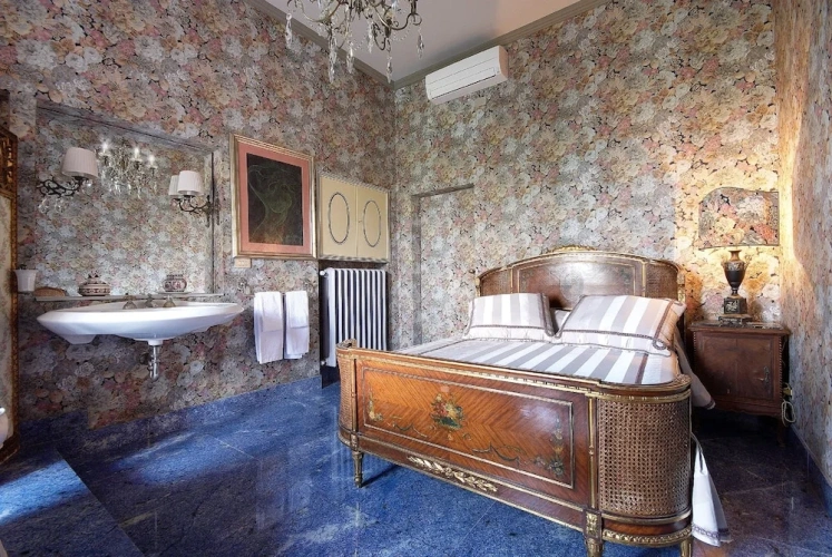 Standard Double room with view