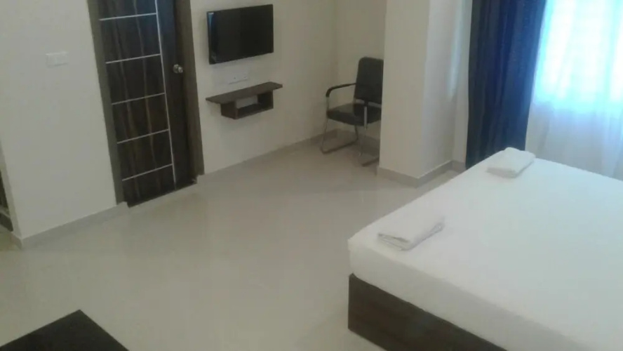 Mint Brookefield Suites