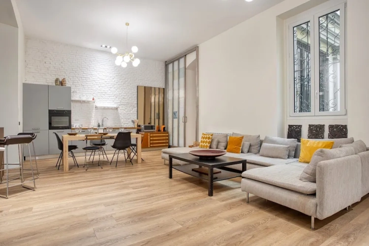 3 Bedrooms Apartment