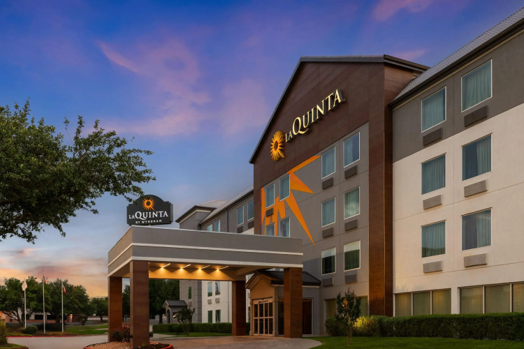 La Quinta Inn & Suites By Wyndham Austin Round Rock - Austin, TX