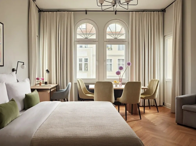 2 Bedrooms Quadruple Apartment with balcony
