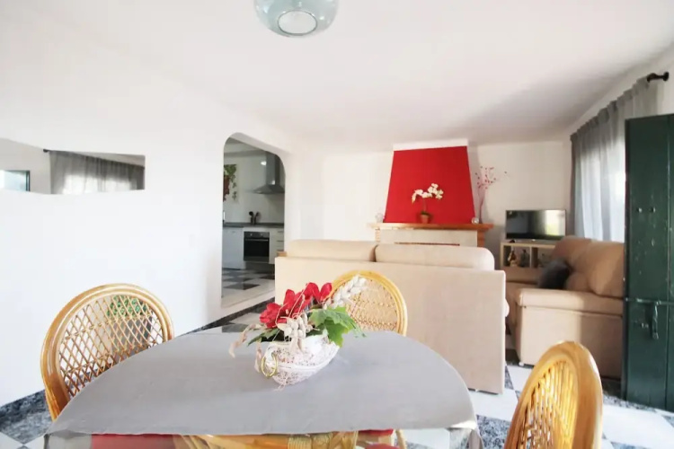 1070 Villa Rosario