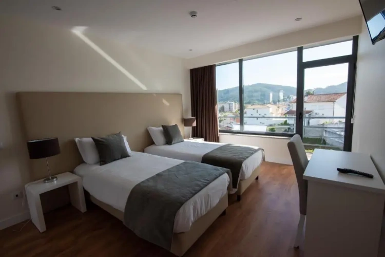 Standard Twin room with balcony