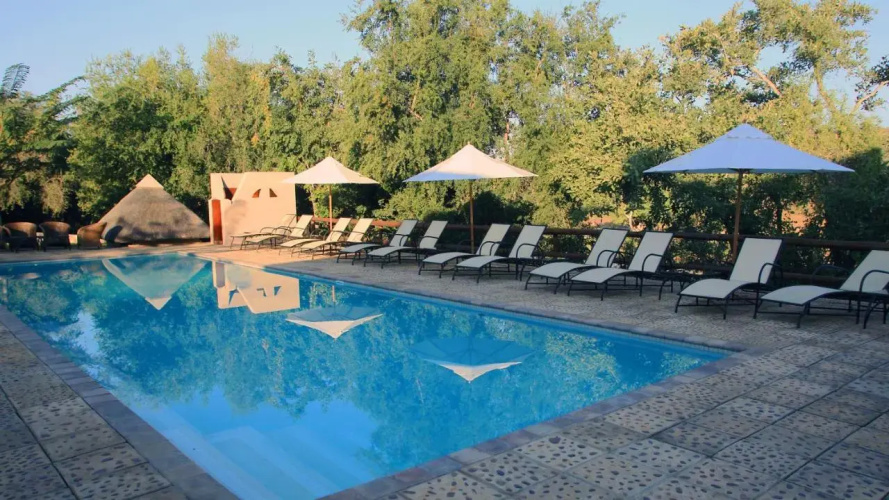 Nyati Safari Lodge