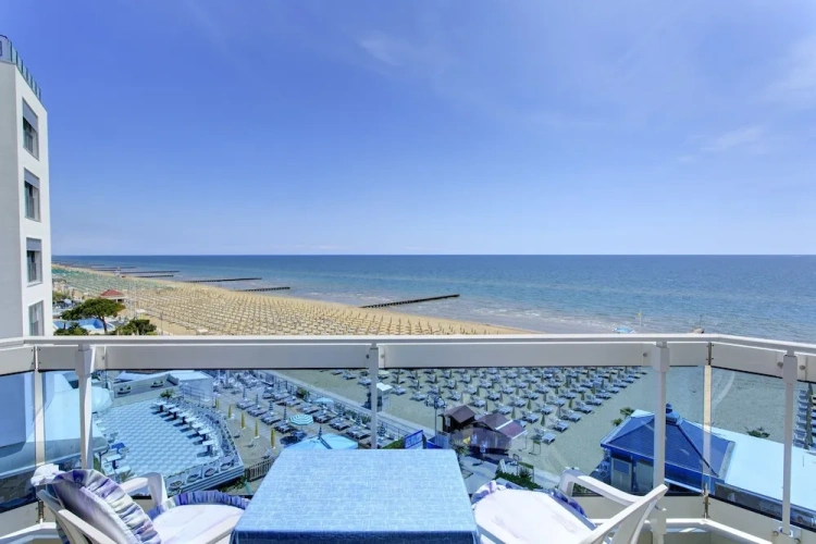 Standard Double room with balcony and with sea view