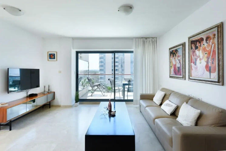 3 Bedrooms Apartment with balcony