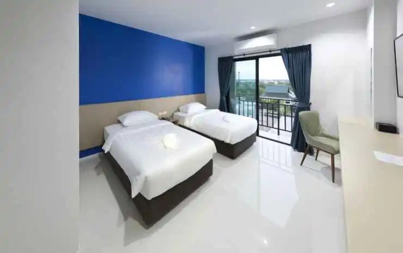 B Hotel