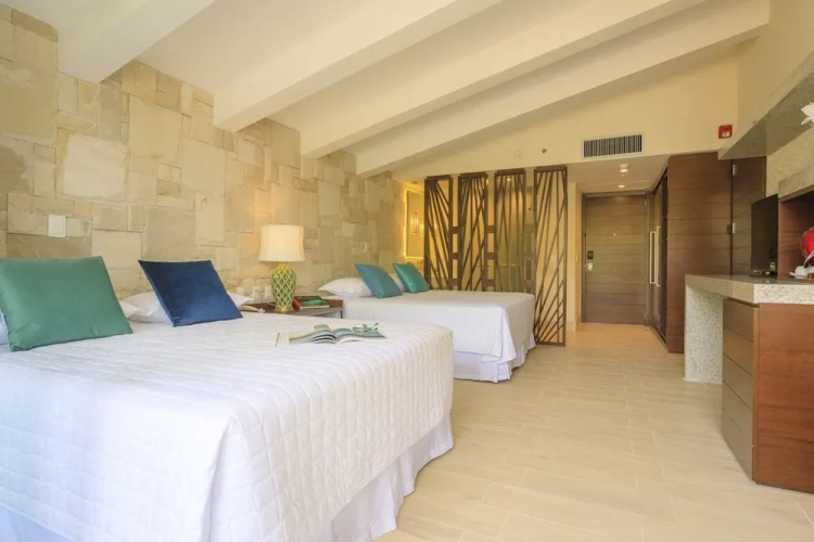 Quadruple Suite with balcony and with garden view