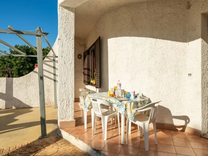 3 Bedrooms Apartment with garden view