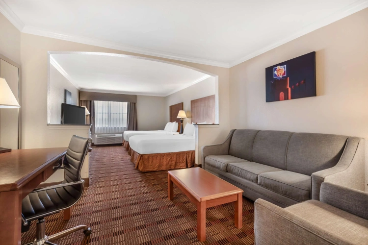 Quadruple Suite