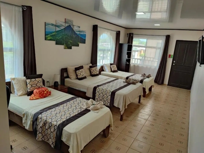 Standard Triple room