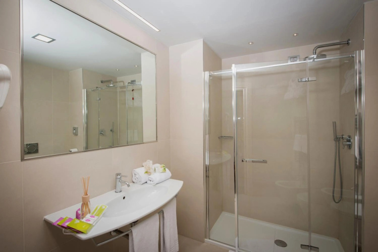 Comfort Suites Miami Airport North photo 8
