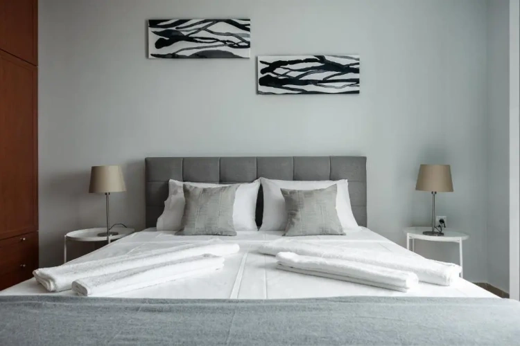 2 Bedrooms Villa