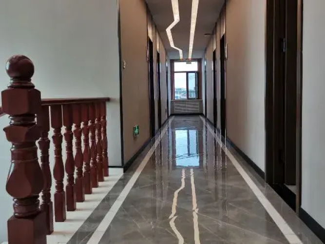 Longhu Holiday Hotel (Branch 2)