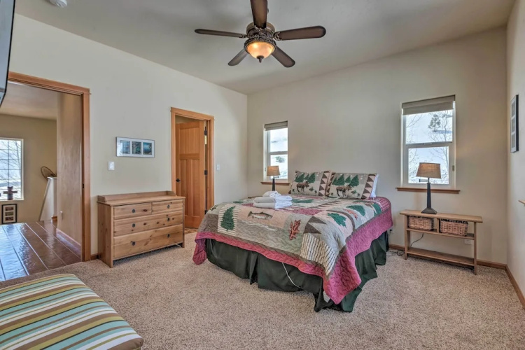 Mountain-view Deck: South Lake Tahoe Retreat!