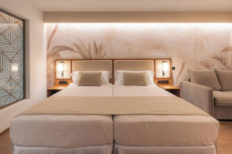 Standard Club room