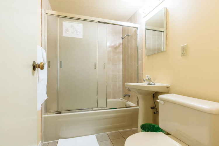 English Bay Hotel photo 10