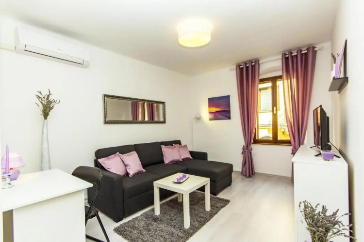 Center Apartment Lori