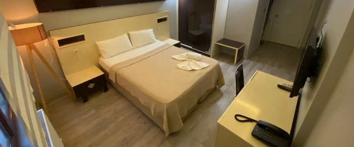 Grand 53 Hotel