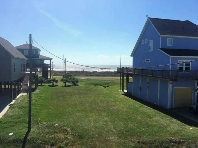 3 Bedrooms Cottage with balcony